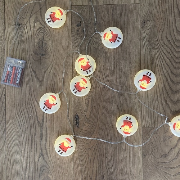 Christmas Lights - Round Santa - Battery Operated - 40 Lights ~18 Ft Long - Picture 5 of 5